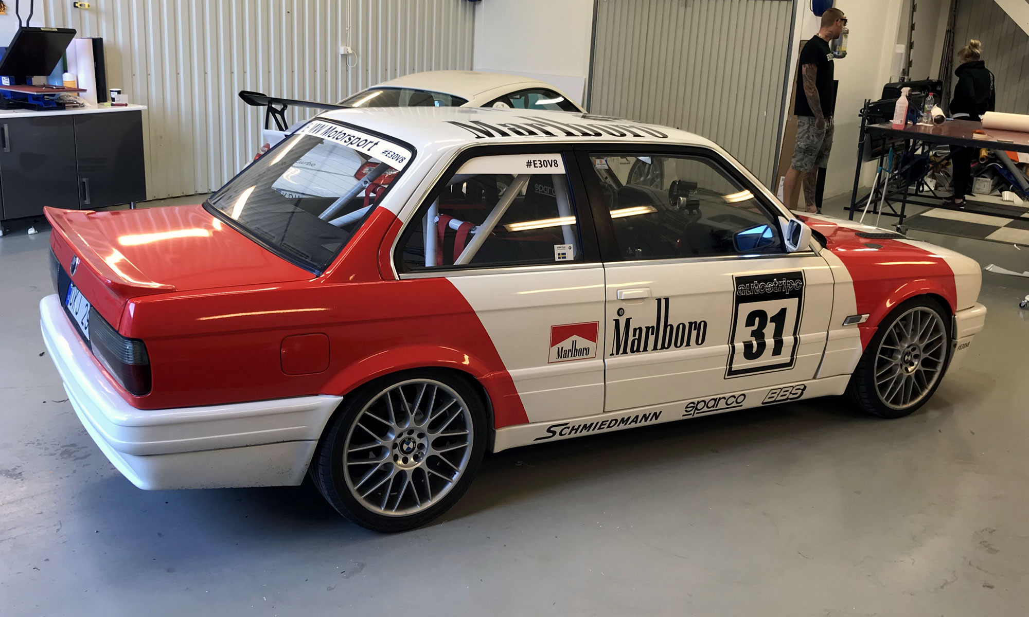 BMW E30 V8 – bild 2