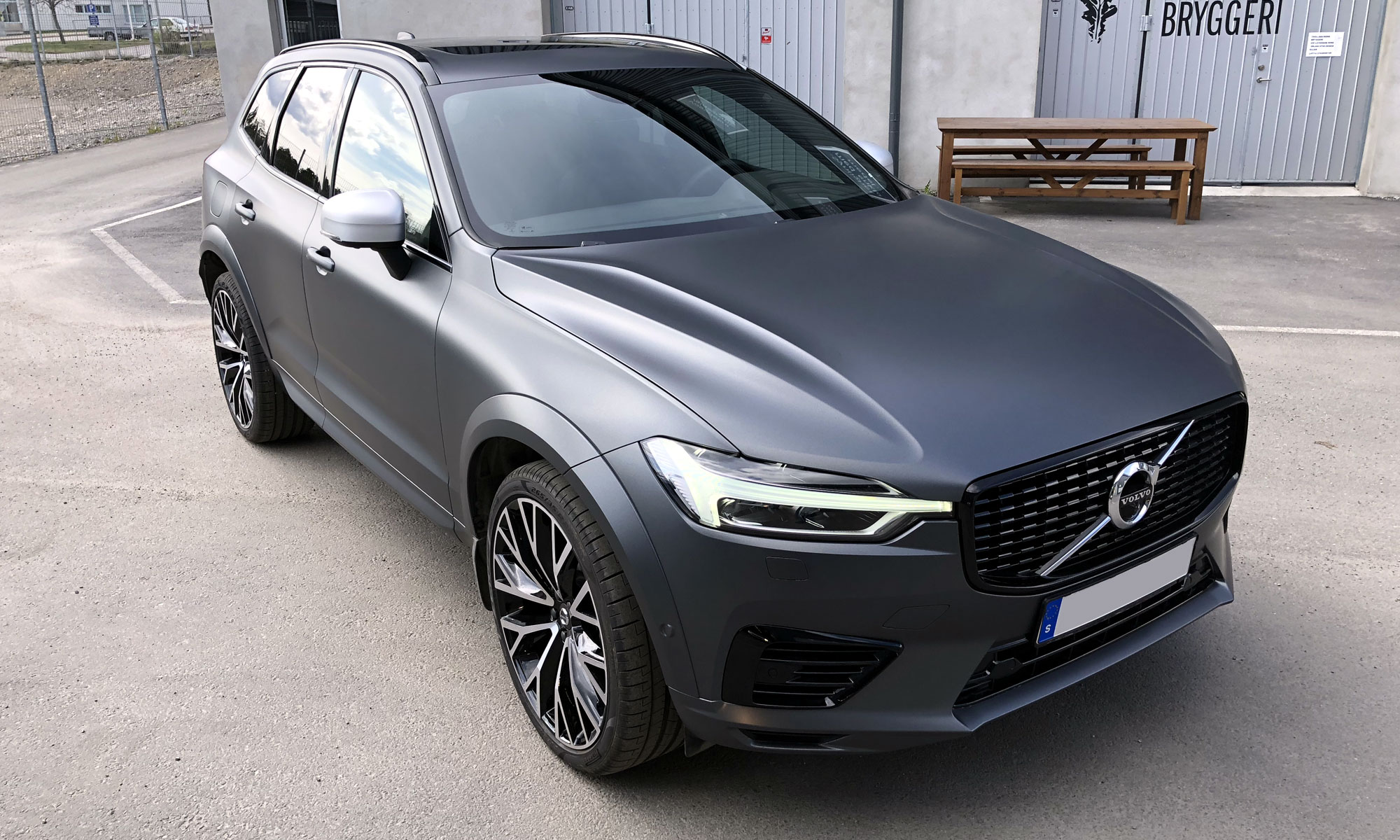 Volvo XC60 T8 i Autostripes projektarkiv, foliering och solfilm